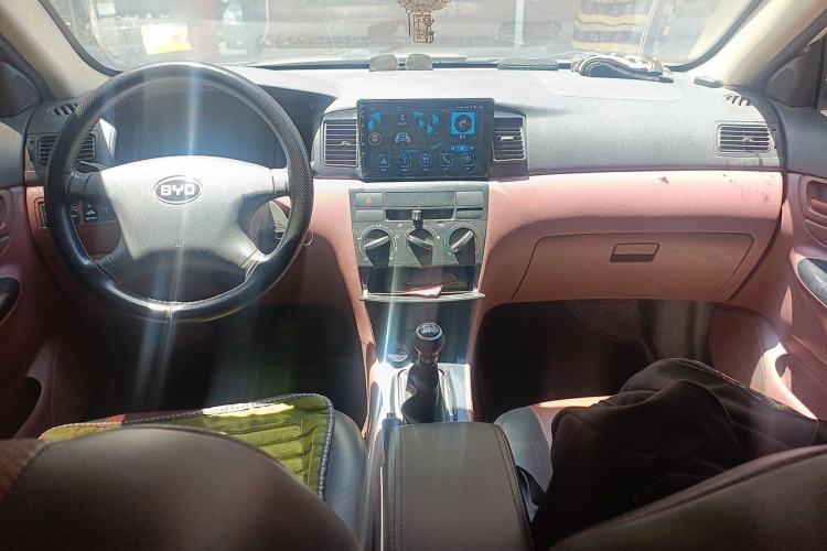 Used BYD F3 2018 1.5L Manual Classic Model Center Console