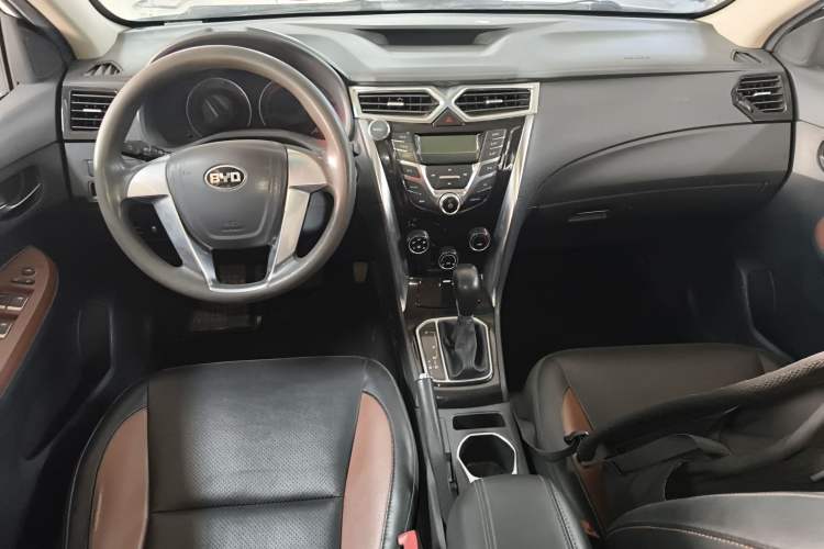 Used BYD F3 2018 1.5L Automatic Luxury Model Center Console