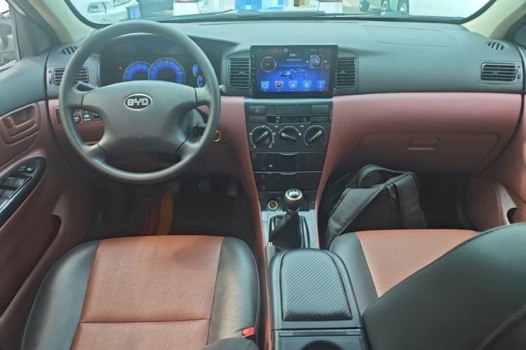 Used BYD F3 2018 1.5L Manual Classic Model Center Console
