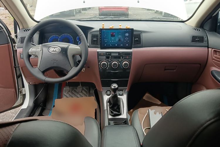 Used BYD F3 2018 1.5L Manual Classic Model Center Console