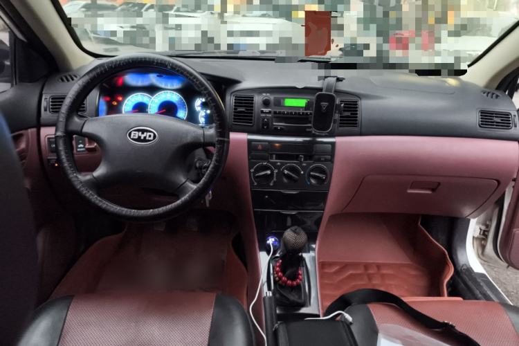 Used BYD F3 2018 1.5L Manual Classic Model Center Console