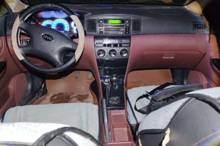 Used BYD F3 2018 1.5L Manual Classic Model Center Console