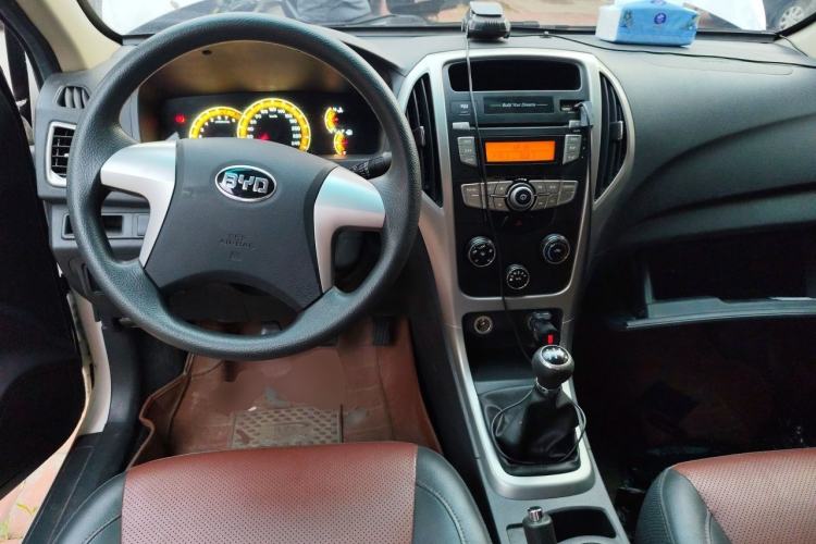 Used BYD F3 2018 1.5L Manual Elite Version Center Console