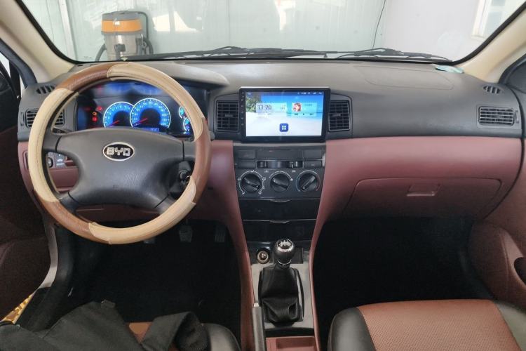 Used BYD F3 2018 1.5L Manual Classic Model Center Console