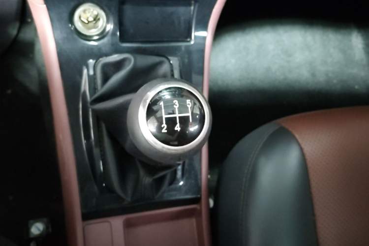Used BYD F3 2018 1.5L Manual Classic Model Gear Lever