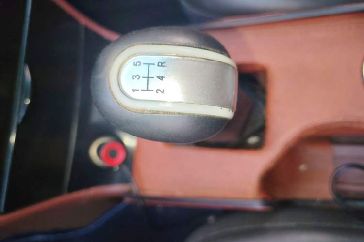 Used BYD F3 2018 1.5L Manual Classic Model Gear Lever