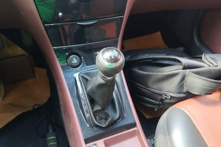 Used BYD F3 2018 1.5L Manual Classic Model Gear Lever