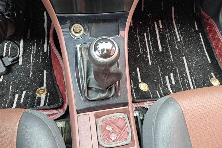 Used BYD F3 2018 1.5L Manual Classic Model Gear Lever