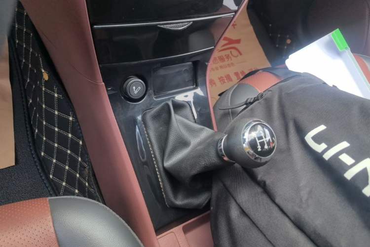 Used BYD F3 2018 1.5L Manual Classic Model Gear Lever