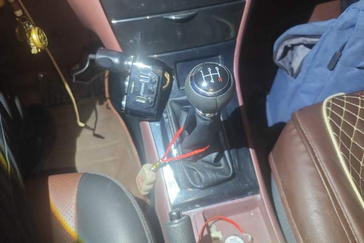 Used BYD F3 2018 1.5L Manual Classic Model Gear Lever
