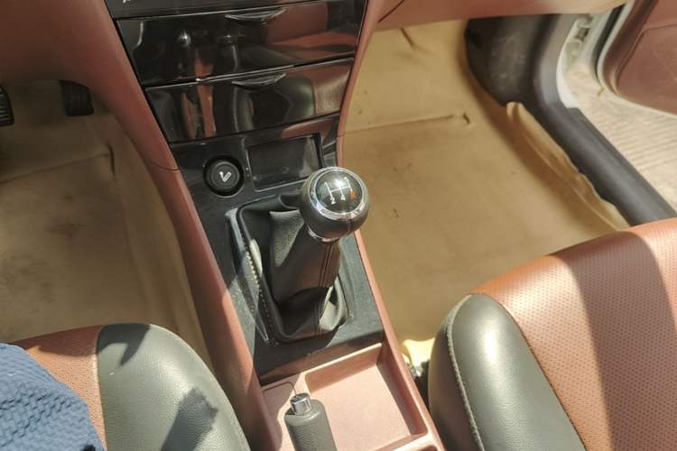 Used BYD F3 2018 1.5L Manual Classic Model Gear Lever