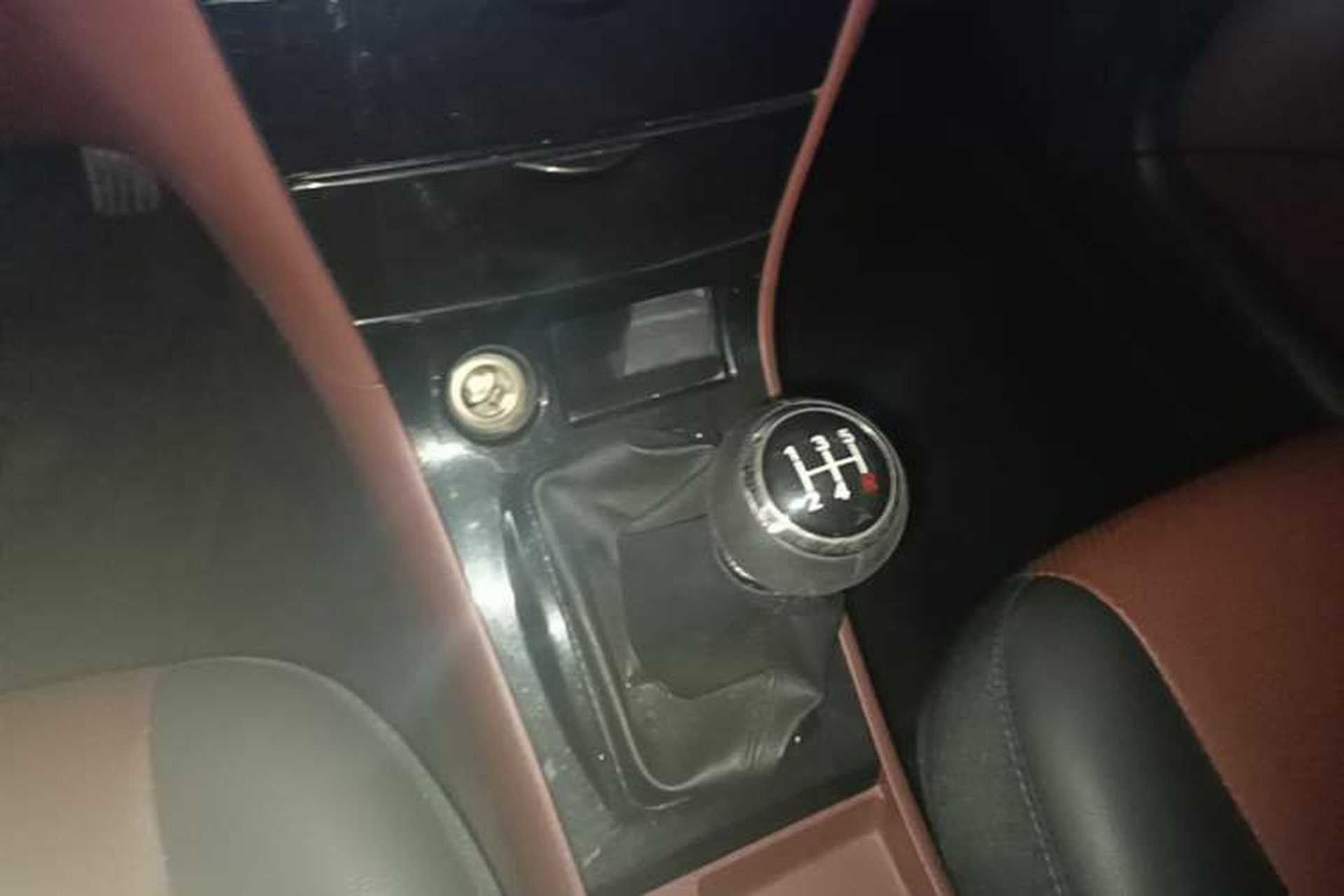 Used BYD F3 2018 1.5L Manual Classic Model Gear Lever