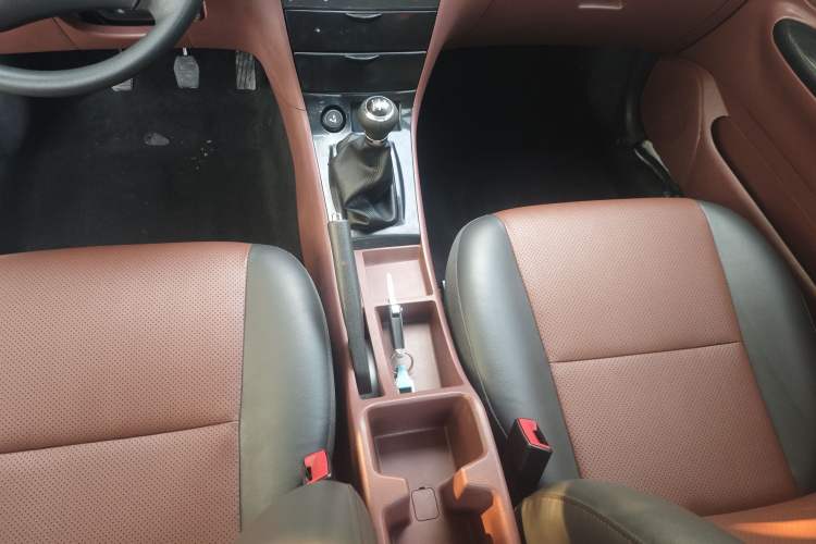 Used BYD F3 2018 1.5L Manual Classic Model Gear Lever
