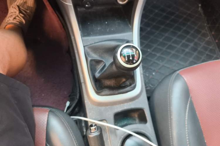 Used BYD F3 2018 1.5L Manual Fashion Model Gear Lever