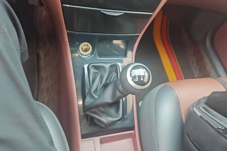 Used BYD F3 2018 1.5L Manual Classic Model Gear Lever