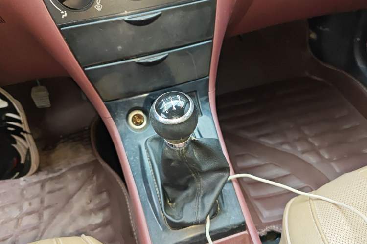 Used BYD F3 2018 1.5L Manual Classic Model Gear Lever