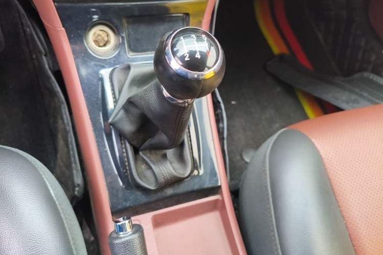 Used BYD F3 2018 1.5L Manual Classic Model Gear Lever
