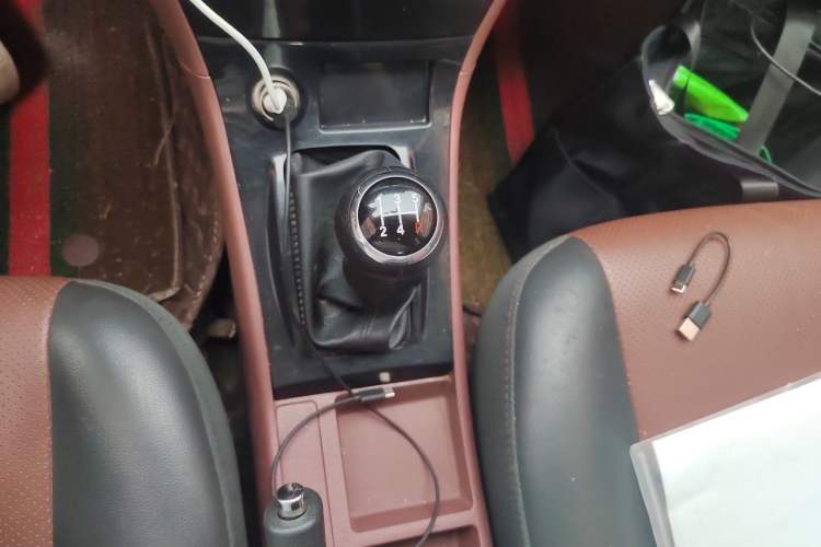 Used BYD F3 2018 1.5L Manual Classic Model Gear Lever