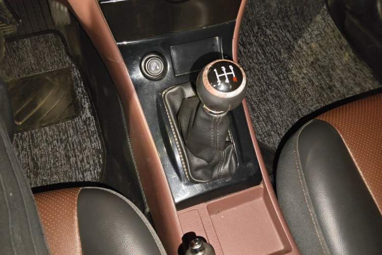 Used BYD F3 2018 1.5L Manual Classic Model Gear Lever