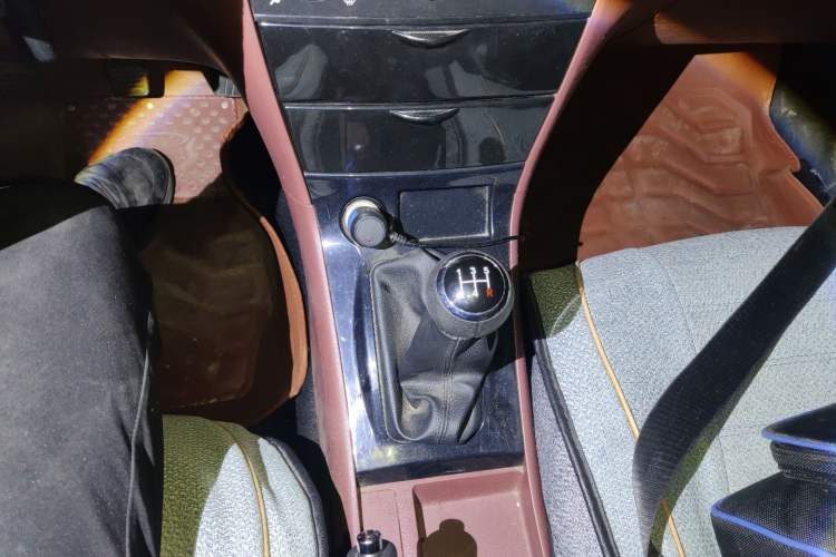 Used BYD F3 2018 1.5L Manual Classic Model Gear Lever
