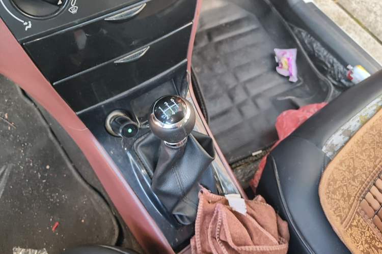 Used BYD F3 2018 1.5L Manual Classic Model Gear Lever