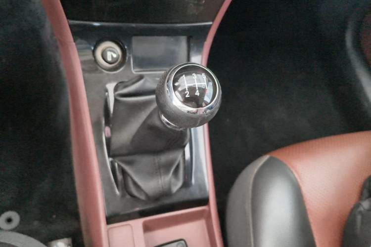 Used BYD F3 2018 1.5L Manual Classic Model Gear Lever