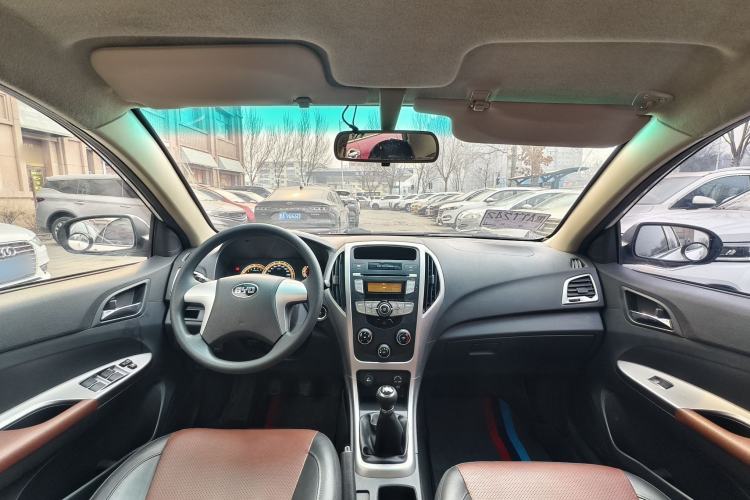 Used BYD F3 2018 1.5L Manual Fashion Model Interior 1