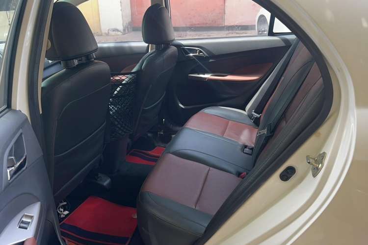 Used BYD F3 2018 1.5L Manual Elite Version Interior 2