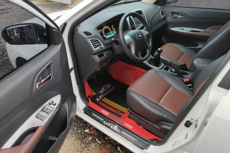 Used BYD F3 2018 1.5L Manual Elite Version Interior 2