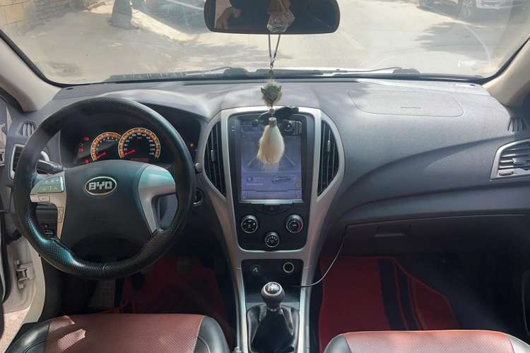 Used BYD F3 2018 1.5L Manual Elite Version Interior 3