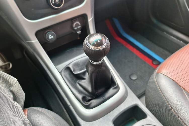 Used BYD F3 2018 1.5L Manual Fashion Model Interior 4