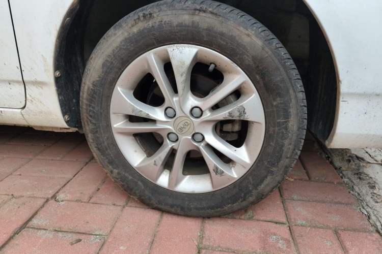 Used BYD F3 2018 1.5L Manual Elite Version Right Front Wheel Hub