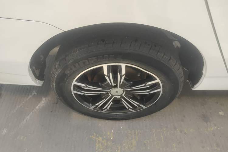 Used BYD F3 2018 1.5L Manual Fashion Model Right Rear Wheel Hub