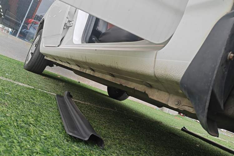 Used BYD F3 2018 1.5L Manual Classic Model Right Side Sill