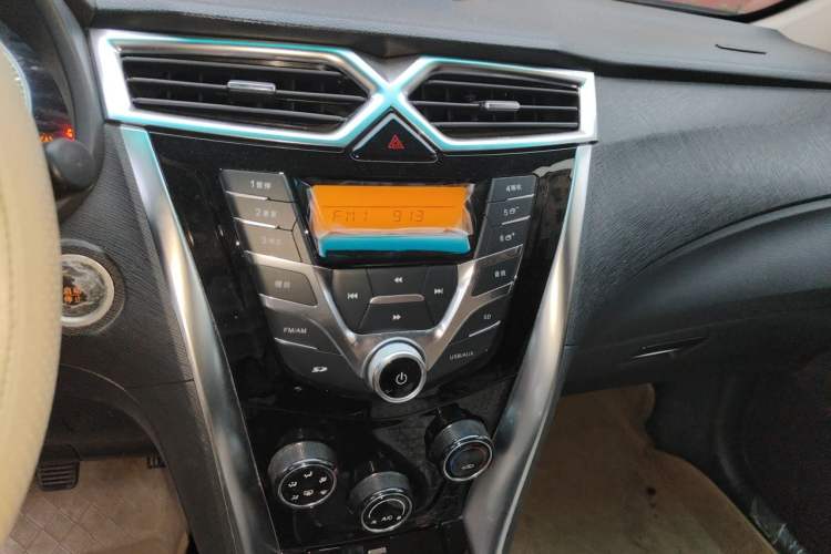 Used BYD F3 2020 1.5L Manual Value Edition Audio And AC Panel