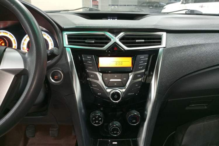 Used BYD F3 2020 1.5L Manual Luxury Edition Audio And AC Panel