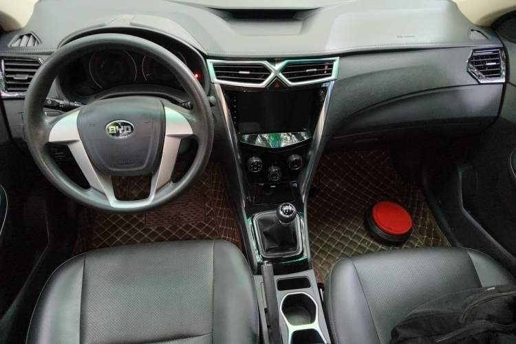 Used BYD F3 2020 1.5L Manual Luxury Edition Center Console