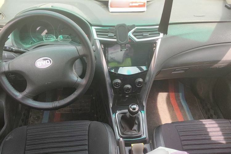 Used BYD F3 2020 1.5L Manual Value Edition Center Console