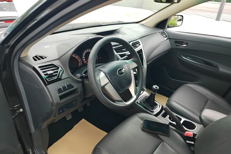 Used BYD F3 2020 1.5L Manual Luxury Edition Center Console