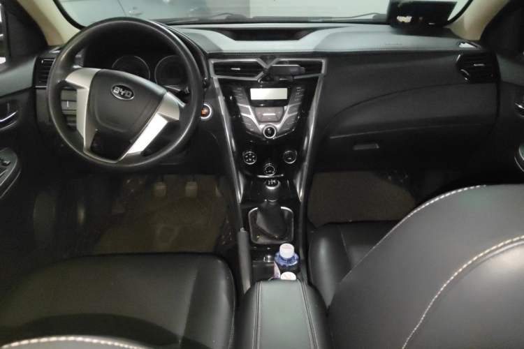 Used BYD F3 2020 1.5L Manual Luxury Edition Center Console