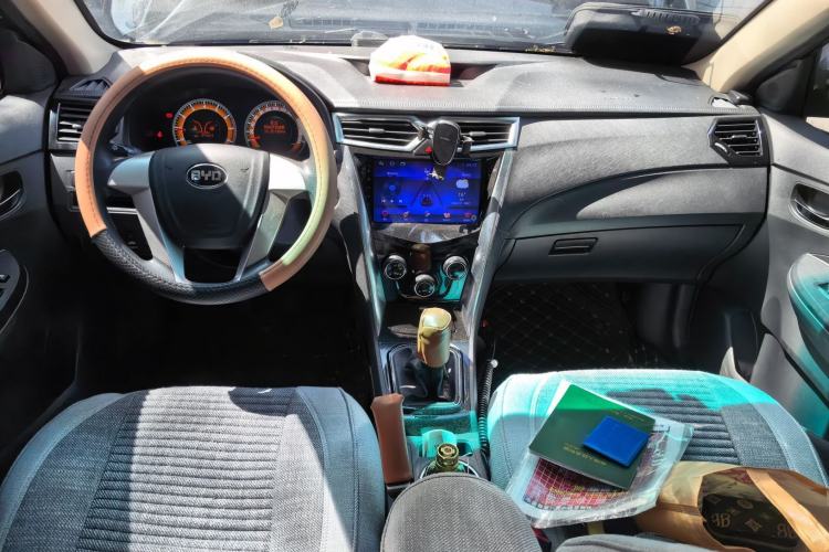 Used BYD F3 2020 1.5L Manual Luxury Edition Center Console