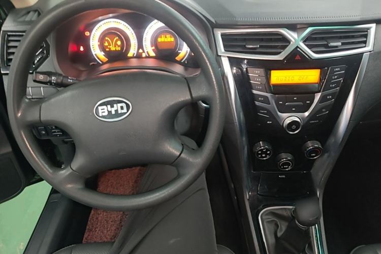 Used BYD F3 2020 1.5L Manual Value Edition Center Console