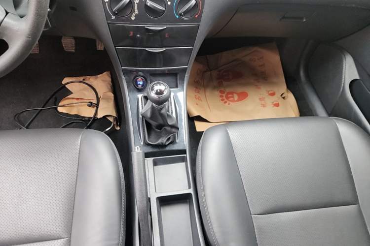 Used BYD F3 2020 1.5L Manual Classic Trim Gear Lever