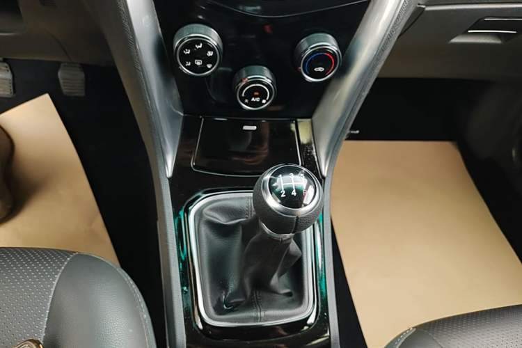 Used BYD F3 2020 1.5L Manual Luxury Edition Gear Lever