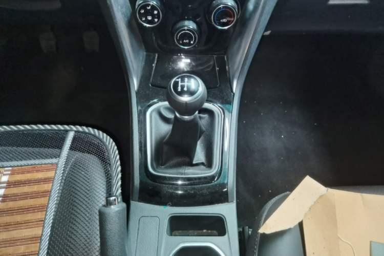 Used BYD F3 2020 1.5L Manual Luxury Edition Gear Lever