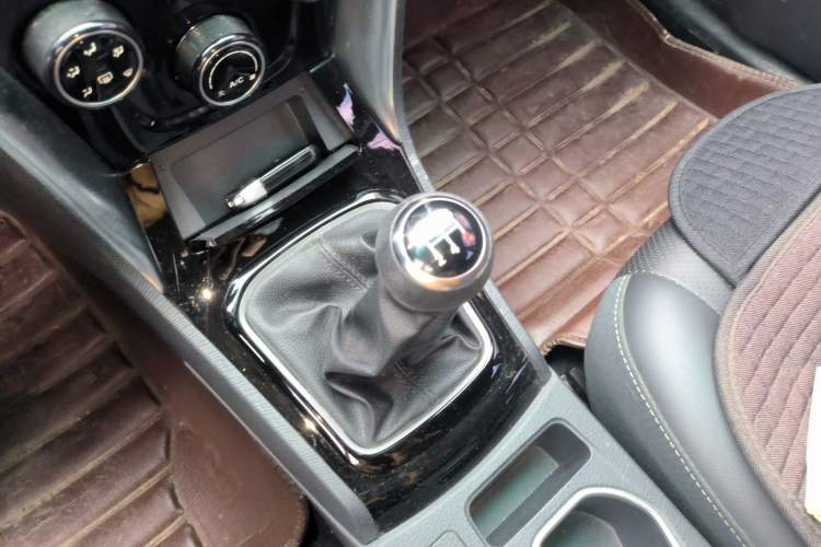 Used BYD F3 2020 1.5L Manual Luxury Edition Gear Lever