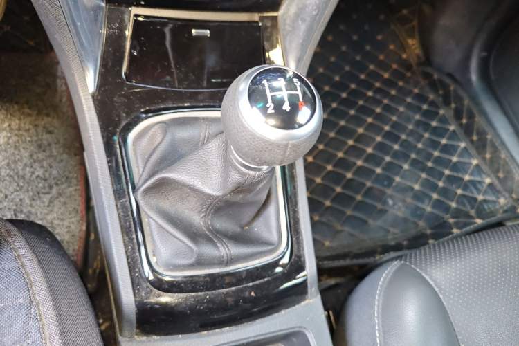 Used BYD F3 2020 1.5L Manual Luxury Edition Gear Lever