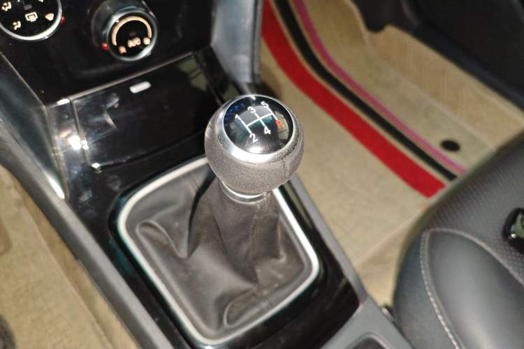 Used BYD F3 2020 1.5L Manual Luxury Edition Gear Lever