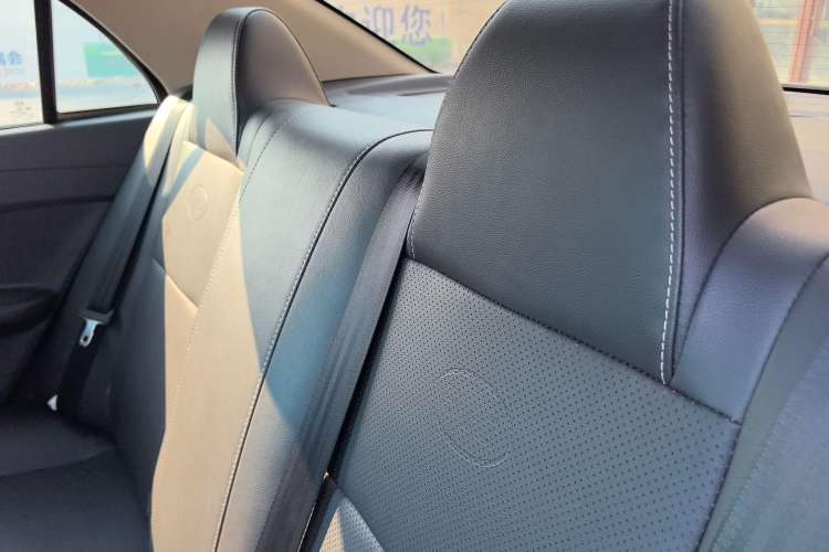 Used BYD F3 2020 1.5L Manual Luxury Edition Interior 2