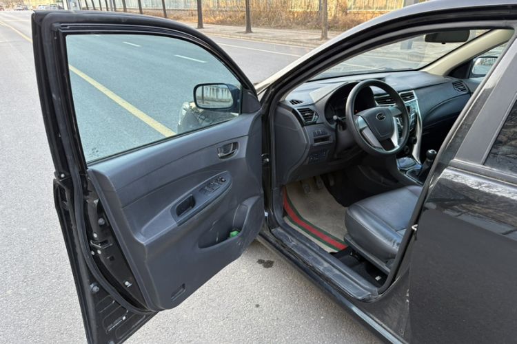 Used BYD F3 2020 1.5L Manual Luxury Edition Interior 3